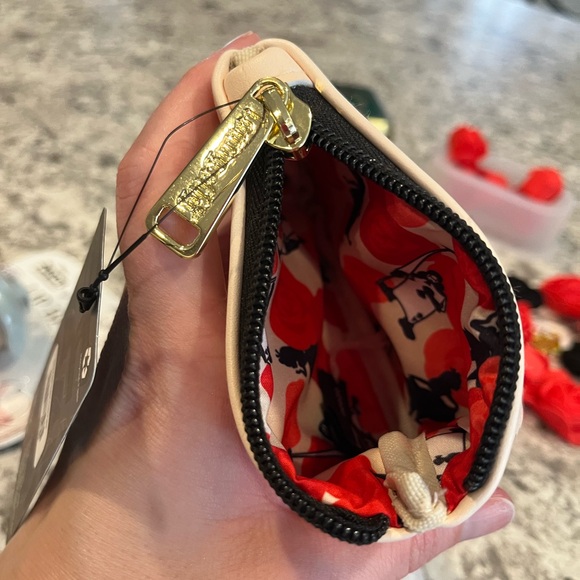 Disney Loungefly Alice in Wonderland Pouch and Lip Balm - Picture 7 of 7